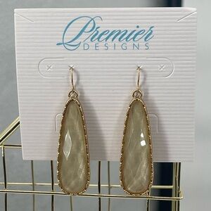 Premier Jewelry NWT gold tone elongated teardrop faceted drop earrings